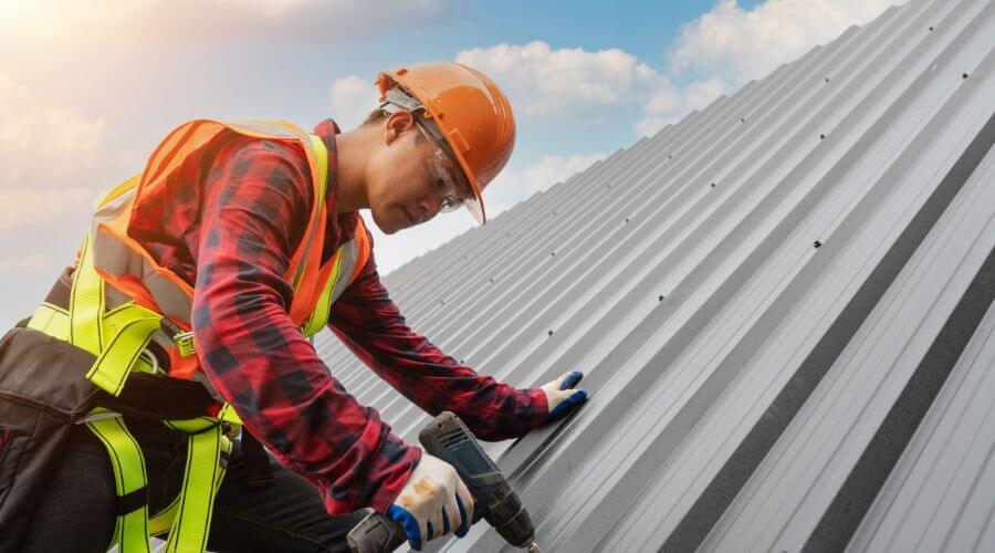 Professional Emergency Roof Repairs services in Low Moor, IA